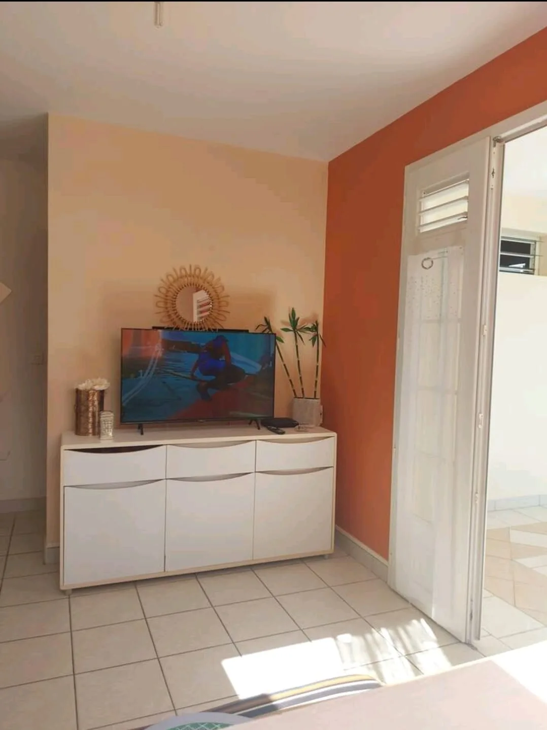 Espace TV Villa Nouha